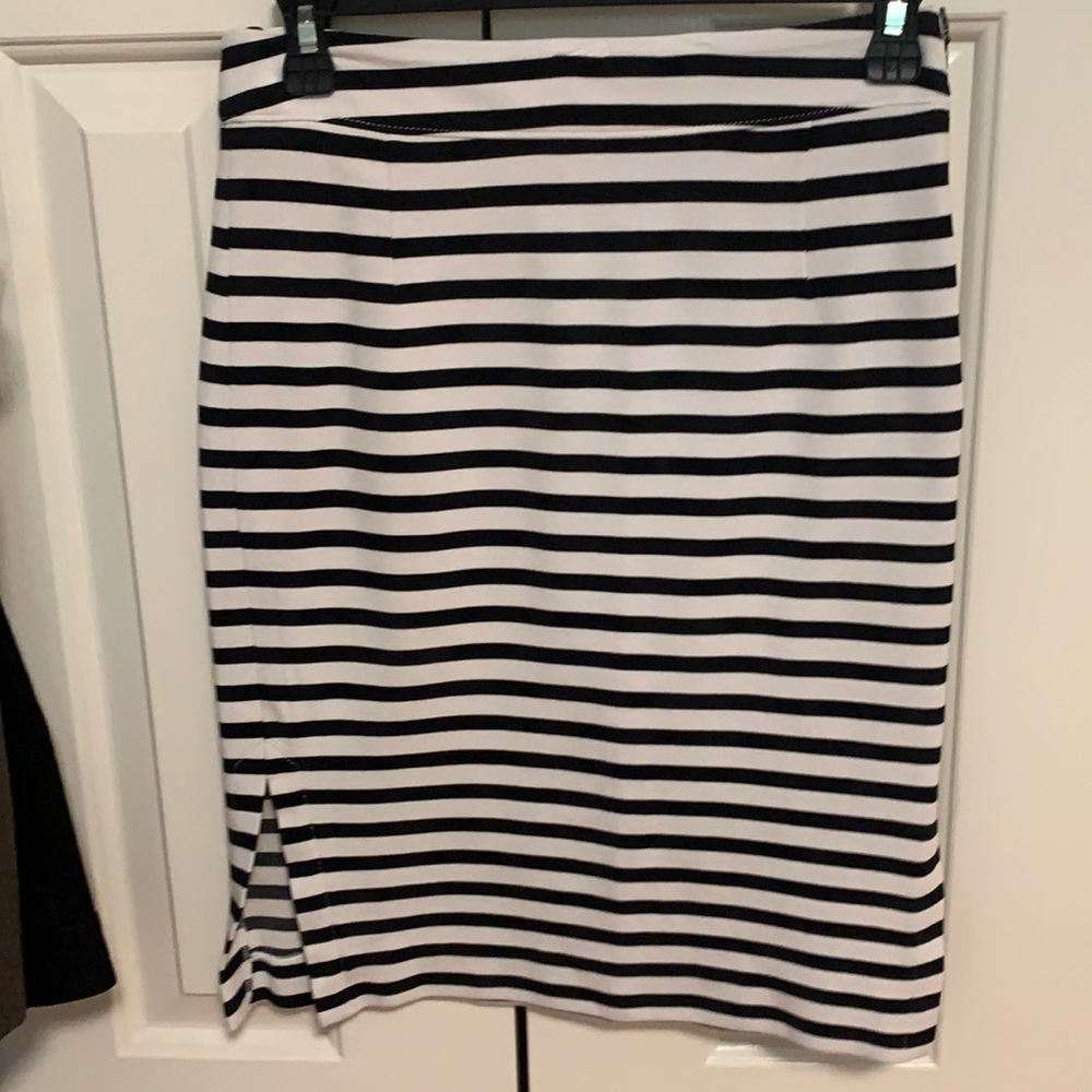 Black and white stripe pencil skirt